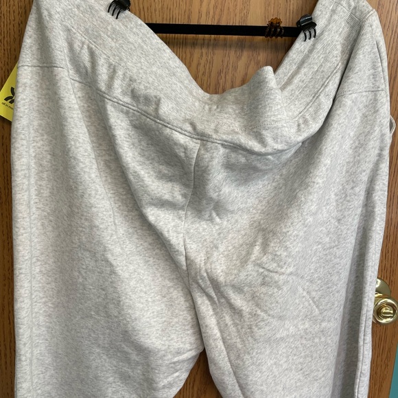 All in Motion Woman’s Heather Grey Sweats 2x NWT - Picture 6 of 8